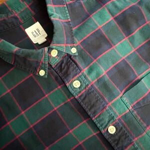 GAP Men's Plaid Button Down Shirt Long Sleeve Green Navy Red Cotton Size M